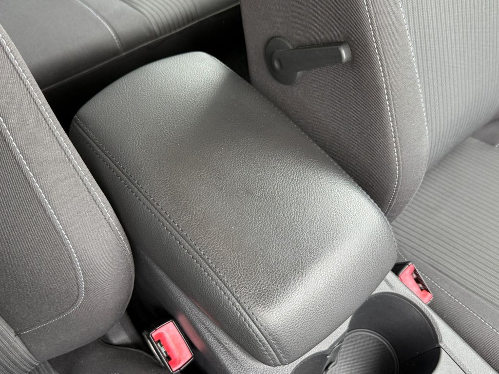 USED 2012 61 FORD FOCUS 1.6 Titanium Hatchback 5dr Petrol Manual Euro 5 (125 ps) FULL HISTORY+PHONE+SENSO+CRUIS