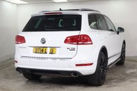 USED 2014 14 VOLKSWAGEN TOUAREG 3.0 TDI V6 BlueMotion Tech R-Line SUV 5dr Diesel Tiptronic 4WD Euro 5 (s/s) (245 ps) Panoramic Roof, Parking Sensors,