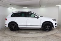 USED 2014 14 VOLKSWAGEN TOUAREG 3.0 TDI V6 BlueMotion Tech R-Line SUV 5dr Diesel Tiptronic 4WD Euro 5 (s/s) (245 ps) Panoramic Roof, Parking Sensors,