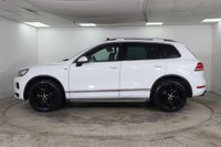 USED 2014 14 VOLKSWAGEN TOUAREG 3.0 TDI V6 BlueMotion Tech R-Line SUV 5dr Diesel Tiptronic 4WD Euro 5 (s/s) (245 ps) Panoramic Roof, Parking Sensors,