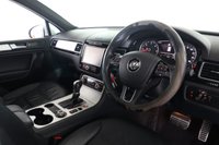 USED 2014 14 VOLKSWAGEN TOUAREG 3.0 TDI V6 BlueMotion Tech R-Line SUV 5dr Diesel Tiptronic 4WD Euro 5 (s/s) (245 ps) Panoramic Roof, Parking Sensors,