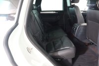 USED 2014 14 VOLKSWAGEN TOUAREG 3.0 TDI V6 BlueMotion Tech R-Line SUV 5dr Diesel Tiptronic 4WD Euro 5 (s/s) (245 ps) Panoramic Roof, Parking Sensors,
