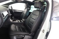 USED 2014 14 VOLKSWAGEN TOUAREG 3.0 TDI V6 BlueMotion Tech R-Line SUV 5dr Diesel Tiptronic 4WD Euro 5 (s/s) (245 ps) Panoramic Roof, Parking Sensors,