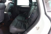 USED 2014 14 VOLKSWAGEN TOUAREG 3.0 TDI V6 BlueMotion Tech R-Line SUV 5dr Diesel Tiptronic 4WD Euro 5 (s/s) (245 ps) Panoramic Roof, Parking Sensors,