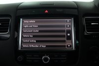 USED 2014 14 VOLKSWAGEN TOUAREG 3.0 TDI V6 BlueMotion Tech R-Line SUV 5dr Diesel Tiptronic 4WD Euro 5 (s/s) (245 ps) Panoramic Roof, Parking Sensors,