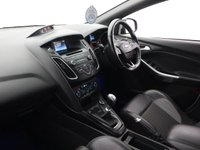 USED 2015 Y FORD FOCUS 2.0T EcoBoost ST-2 Hatchback 5dr Petrol Manual Euro 6 (s/s) (250 ps) KEYLESS START | HEATED MIRRORS
