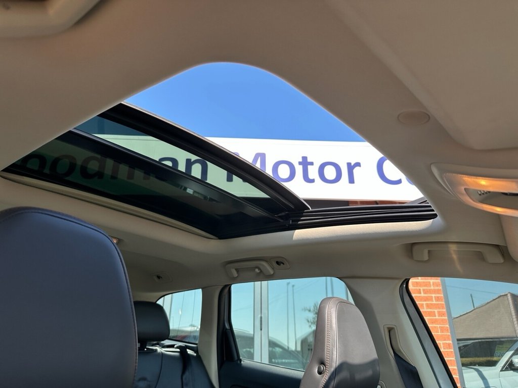 USED 2010 60 VOLVO XC60 2.4 D5 SE Lux SUV 5dr Diesel Geartronic AWD Euro 5 (205 ps) Part Exchange Welcome Ex Cond