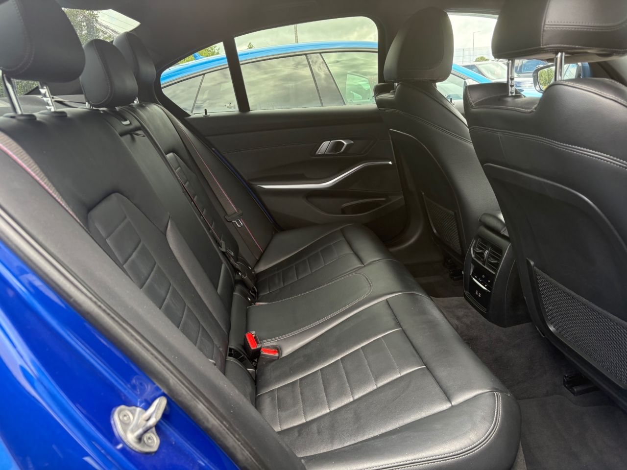2021 BMW 3 SERIES 2.0 320d MHT M Sport Saloon 4dr Diesel Hybrid Auto Euro 6 (s/s) (190 ps) - vehicle photo 12 for sale on PureCar