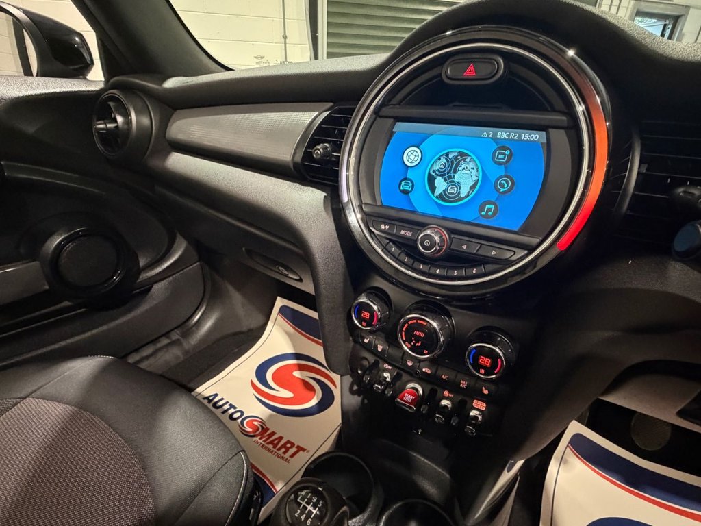 USED 2020 70 MINI CONVERTIBLE 1.5 Cooper Classic Convertible 2dr Petrol Manual Euro 6 (s/s) (136 ps) 