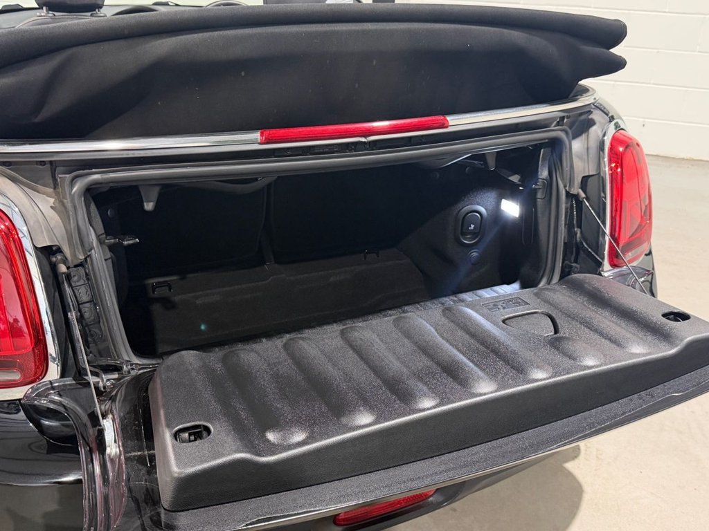 USED 2020 70 MINI CONVERTIBLE 1.5 Cooper Classic Convertible 2dr Petrol Manual Euro 6 (s/s) (136 ps) 