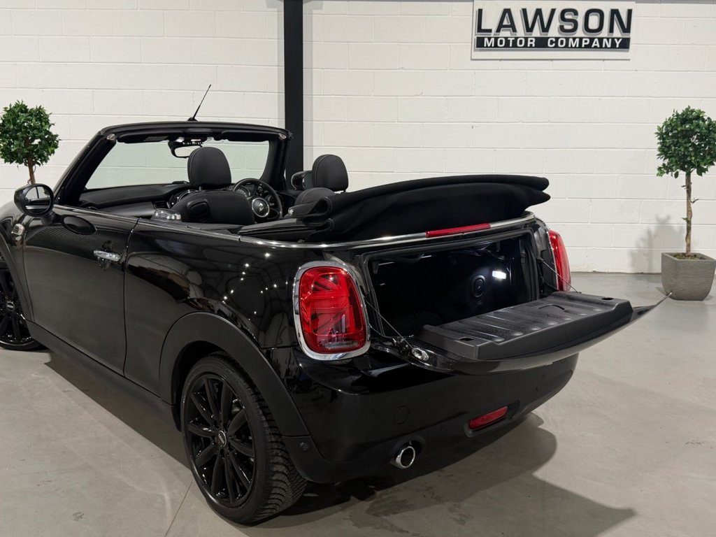 USED 2020 70 MINI CONVERTIBLE 1.5 Cooper Classic Convertible 2dr Petrol Manual Euro 6 (s/s) (136 ps) 