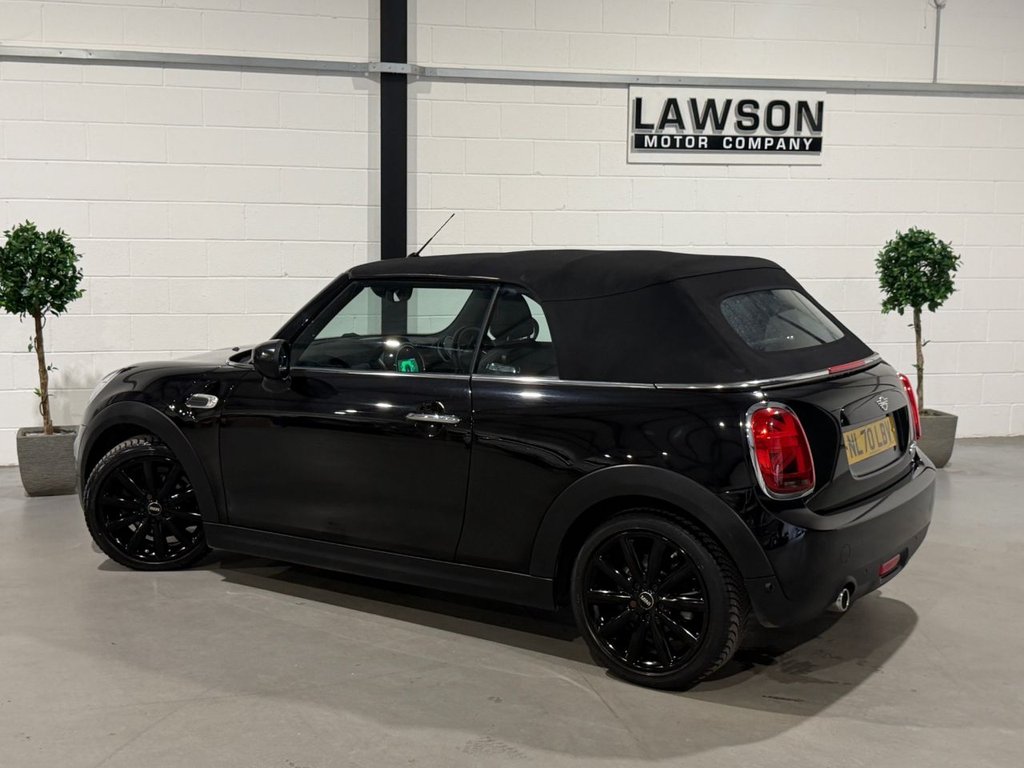 USED 2020 70 MINI CONVERTIBLE 1.5 Cooper Classic Convertible 2dr Petrol Manual Euro 6 (s/s) (136 ps) 