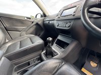 USED 2010 59 VOLKSWAGEN TIGUAN 2.0 TDI Sport SUV 5dr Diesel Manual 4WD Euro 5 (170 ps) FAMILY SUV