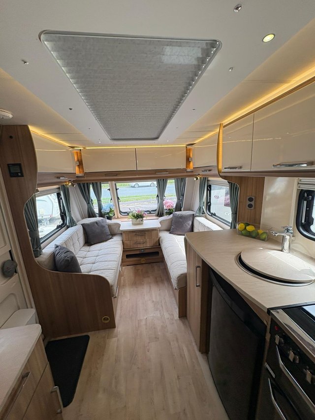 View our LUNAR ULTIMA 560