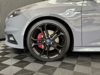 USED 2016 16 FORD FOCUS 2.0T EcoBoost ST-3 Hatchback 5dr Petrol Manual Euro 6 (s/s) (250 ps) FSH, STEALTH GREY, GREAT EXAMPLE