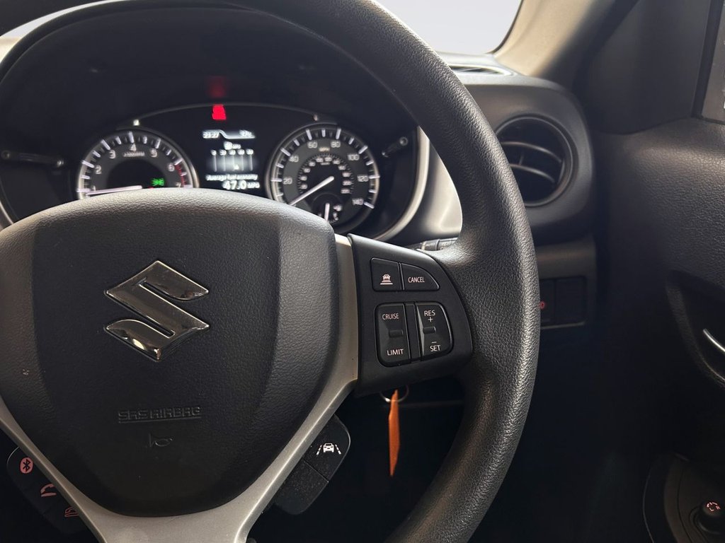 2023 Suzuki Vitara — image 11