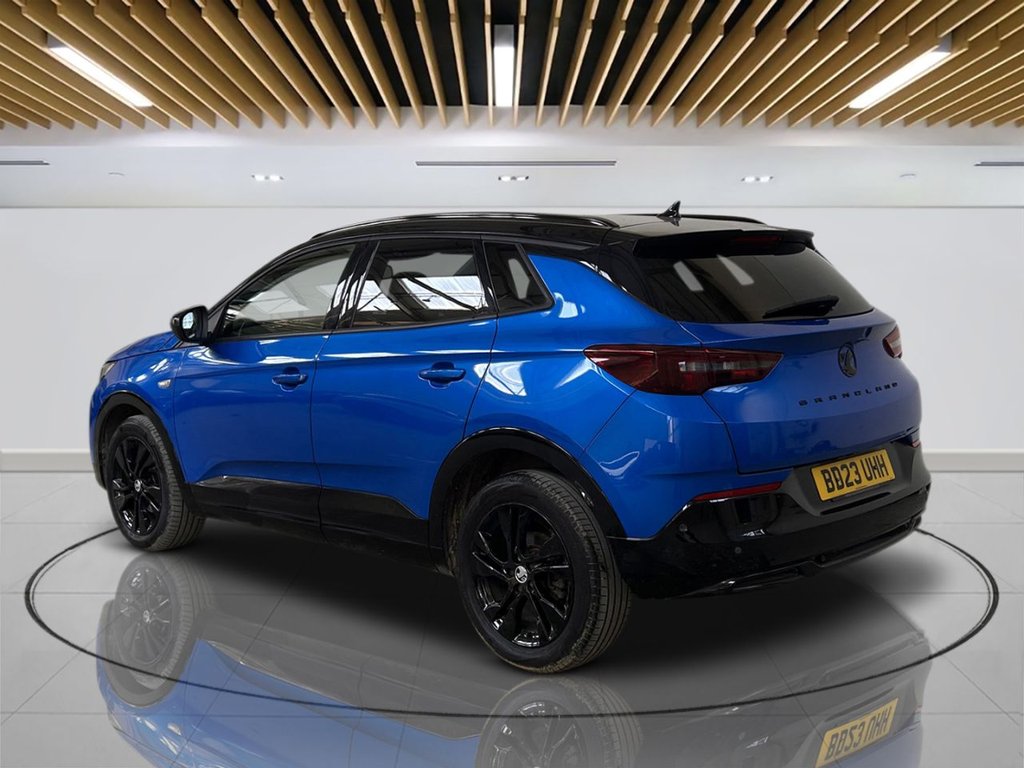 2023 Vauxhall Grandland — image 2