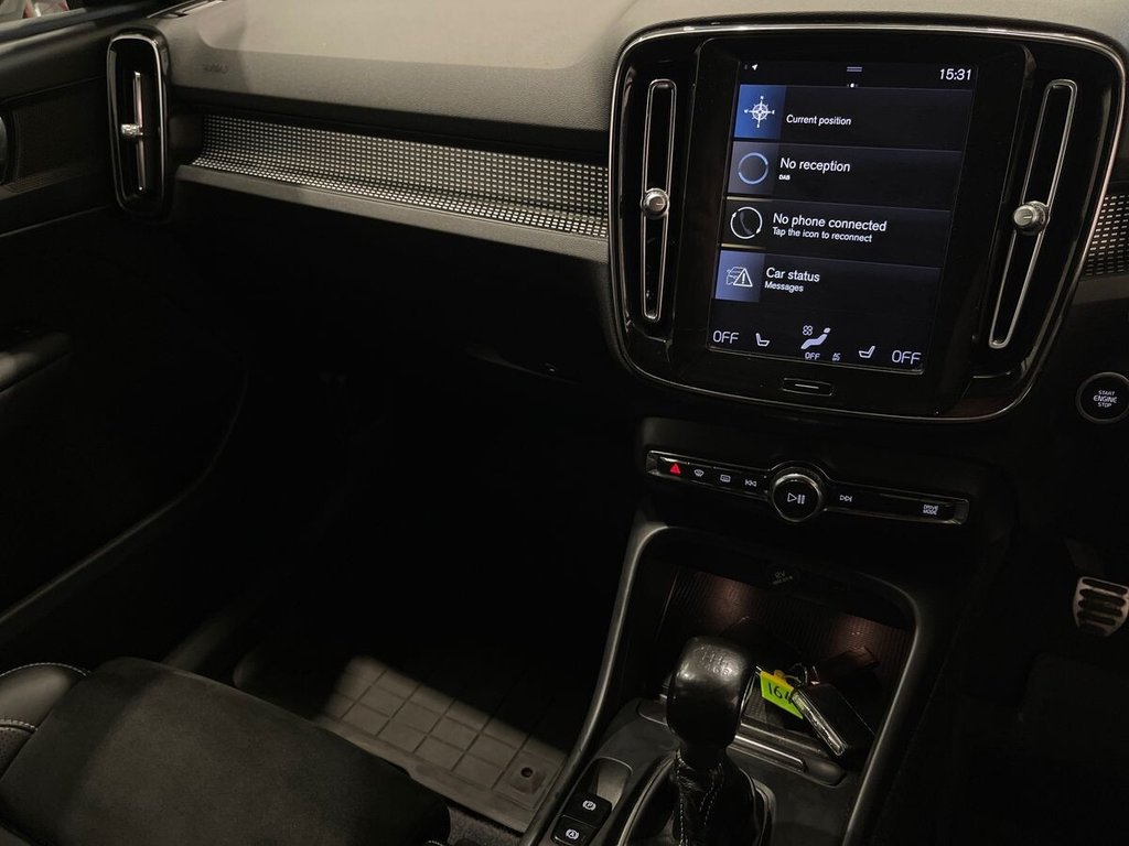 USED 2020 20 VOLVO XC40 2.0 D3 R-Design SUV 5dr Diesel Manual Euro 6 (s/s) (150 ps) Tow Bar