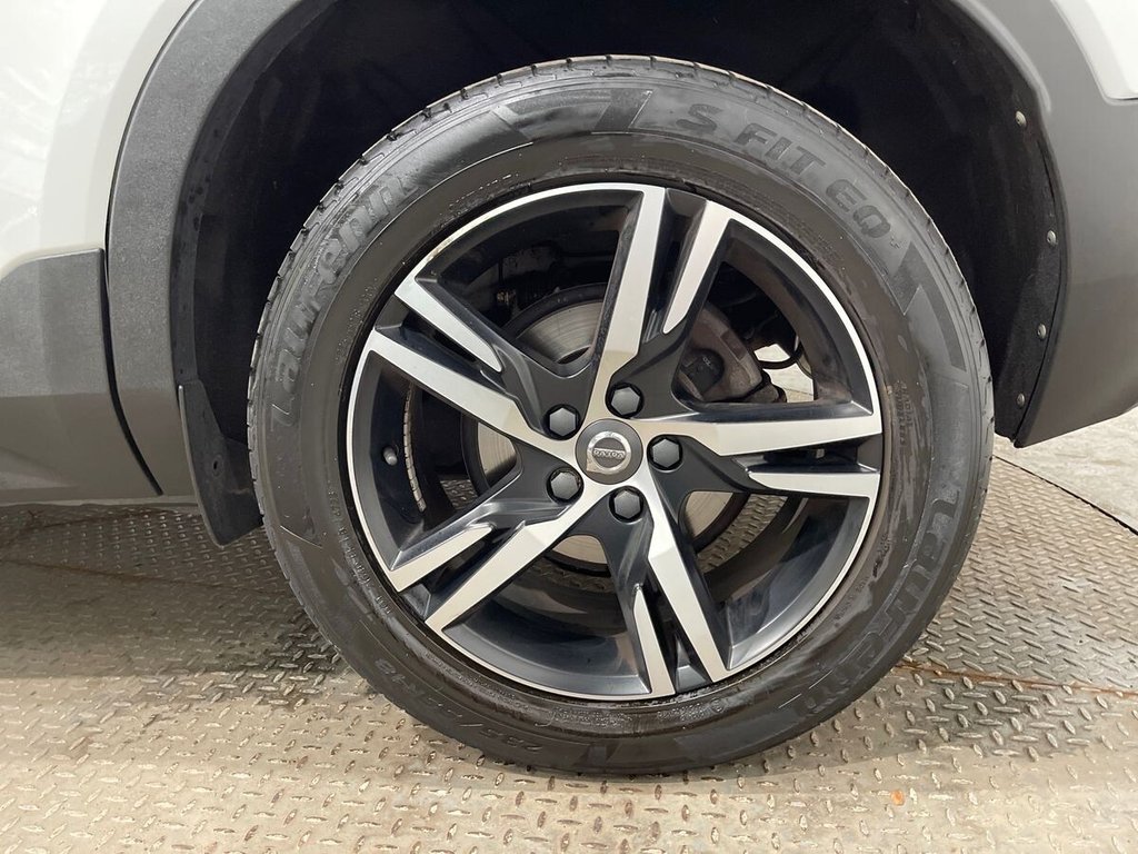 USED 2020 20 VOLVO XC40 2.0 D3 R-Design SUV 5dr Diesel Manual Euro 6 (s/s) (150 ps) Tow Bar