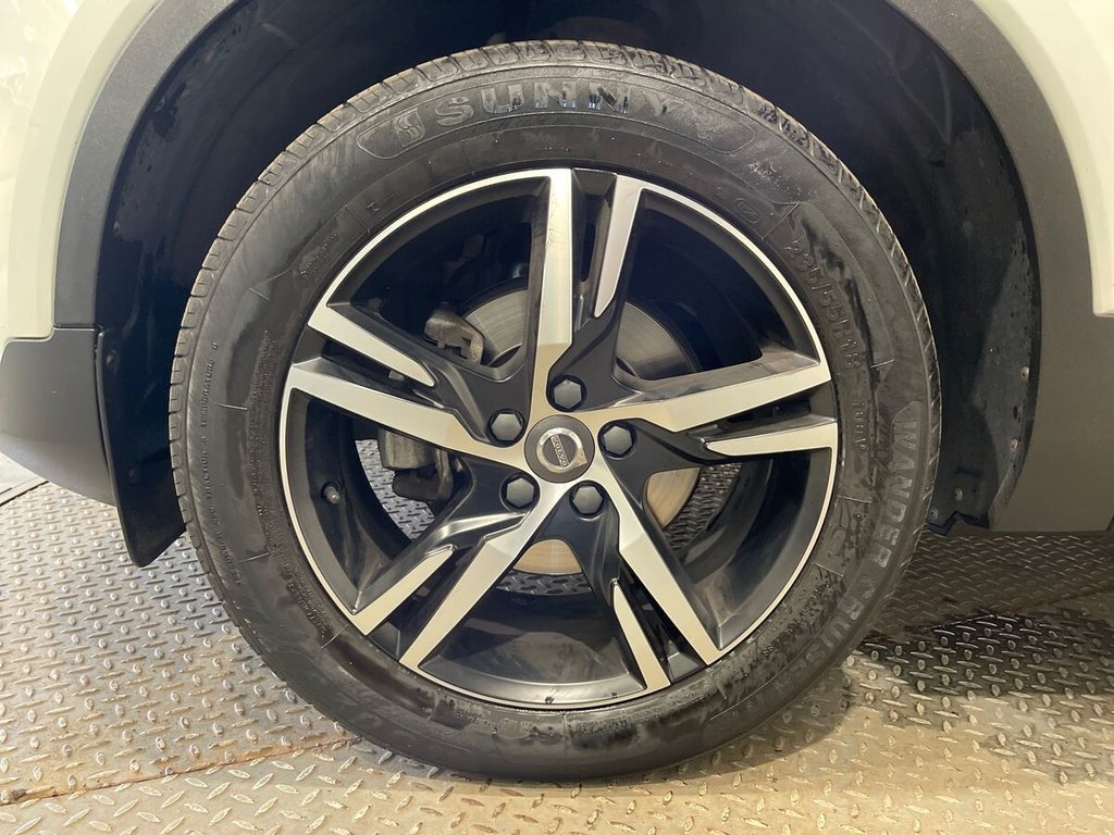 USED 2020 20 VOLVO XC40 2.0 D3 R-Design SUV 5dr Diesel Manual Euro 6 (s/s) (150 ps) Tow Bar