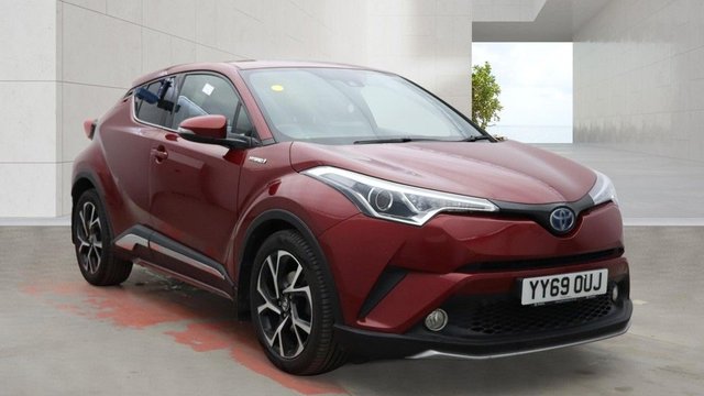 View our Toyota C-HR 1.8 VVT-h Design SUV 5dr Petrol Hybrid CVT Euro 6 (s/s) (122 ps)+2 KEYS+FSH 6 STAMPS+NAV+MEDIA+PARK CONTROL WITH CAMERA+18" ALLOYS+PRIVACY+HEATED SEATS+PROTECTION PACK+SPORT PACK+BLUETOOTH+