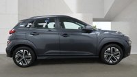 USED 2022 22 HYUNDAI KONA 39kWh SE Connect SUV 5dr Electric Auto (10.5kW Charger) (136 ps)+2 KEYS+1 OWNER FROM NEW+FSH+PARK CONTROL+HEATED SEATS+2 CABLES+AIRCON+BLUETOOTH+MEDIA+NAV+ALLOYS+CLIMATE+CRUISE 2 KEYS+1 OWNER FROM NEW+FSH+PARK CONTROL+HEATED SEATS+2 CABLES+AIRCON+BLUETOOTH+MEDIA+NAV+ALLOYS+CLIMATE+CRUISE+HPI CLEAR