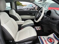 USED 2022 22 FIAT 500E 42kWh La Prima Hatchback 3dr Electric Auto (118 ps) 1 OWNER FROM NEW* FULL EV* AUTOMATIC* SAT NAV* PANORAMIC ROOF* PARKING SENSORS* REVERSING CAMERA* ELECTRIC HANDBRAKE* STEERING MODE* COLLISION ASSIST* CRUISE CONTROL* AIR CON* FULL BEIGE LEATHER WITH HEATED SEATS