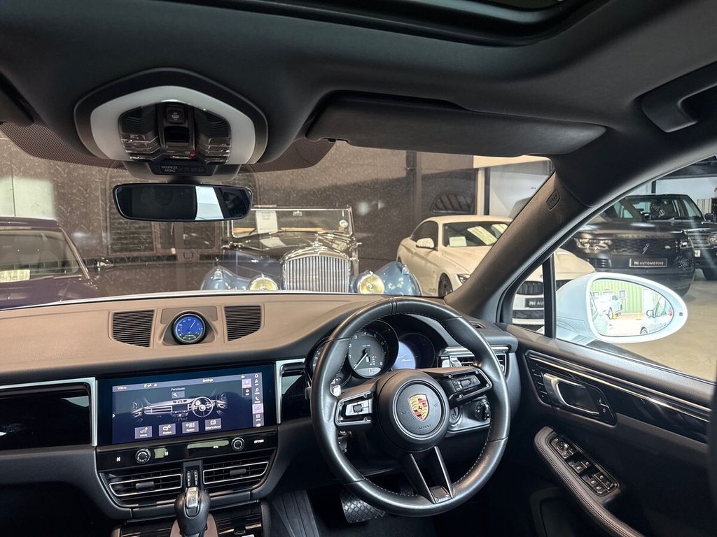 USED 2021 71 PORSCHE MACAN 2.0T SUV 5dr Petrol PDK 4WD Euro 6 (s/s) (265 ps) PANORAMIC ROOF|TURBO WHEELS
