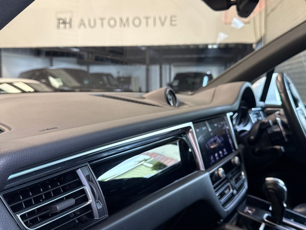 USED 2021 71 PORSCHE MACAN 2.0T SUV 5dr Petrol PDK 4WD Euro 6 (s/s) (265 ps) PANORAMIC ROOF|TURBO WHEELS