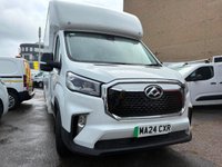 USED 2024 24 MAXUS EDELIVER 9 White 65kWh electric Luton van, 17,060 miles, Automatic, 10in Touchscreen, 16in Alloys, CarPlay/Android Auto, Rear Camera, A/C, ULEZ compliant. This 2024 MAXUS eDeliver 9 is a remarkable example, having had only one owner since new. This electric van, presented in the 65kWh Auto FWD L3 2dr derivative, offers a battery total capacity of 65 kWh, providing a maximum range of 155 miles when new. Charging is convenient, with a full charge at home using a 7kW charger taking approximately 11 hours and 34 minutes, while rapid public charging can achieve an 80% charge from empty in just 48 minutes. The vehicle comes with a 3 month warranty for a