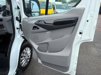 USED 2024 24 MAXUS EDELIVER 9 White 65kWh electric Luton van, 17,060 miles, Automatic, 10in Touchscreen, 16in Alloys, CarPlay/Android Auto, Rear Camera, A/C, ULEZ compliant. This 2024 MAXUS eDeliver 9 is a remarkable example, having had only one owner since new. This electric van, presented in the 65kWh Auto FWD L3 2dr derivative, offers a battery total capacity of 65 kWh, providing a maximum range of 155 miles when new. Charging is convenient, with a full charge at home using a 7kW charger taking approximately 11 hours and 34 minutes, while rapid public charging can achieve an 80% charge from empty in just 48 minutes. The vehicle comes with a 3 month warranty for a