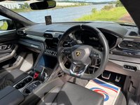 USED 2022 22 LAMBORGHINI URUS 4.0T FSI V8 5dr Auto  **CARBON INTERIOR PACK**HEADS-UP DISPLAY**PAN ROOF**