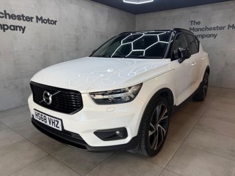 2019 VOLVO XC40