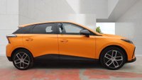 USED 2025 25 MG Mg4 64kWh Trophy Long Range Hatchback 5dr Electric Auto (203 ps) SAT NAV PART LEATHER INTERIOR PARKING CAMERA CRUISE CONTROL PARKING SENSORS GENUINE LOW MILES 1 OWNER WARRANTY