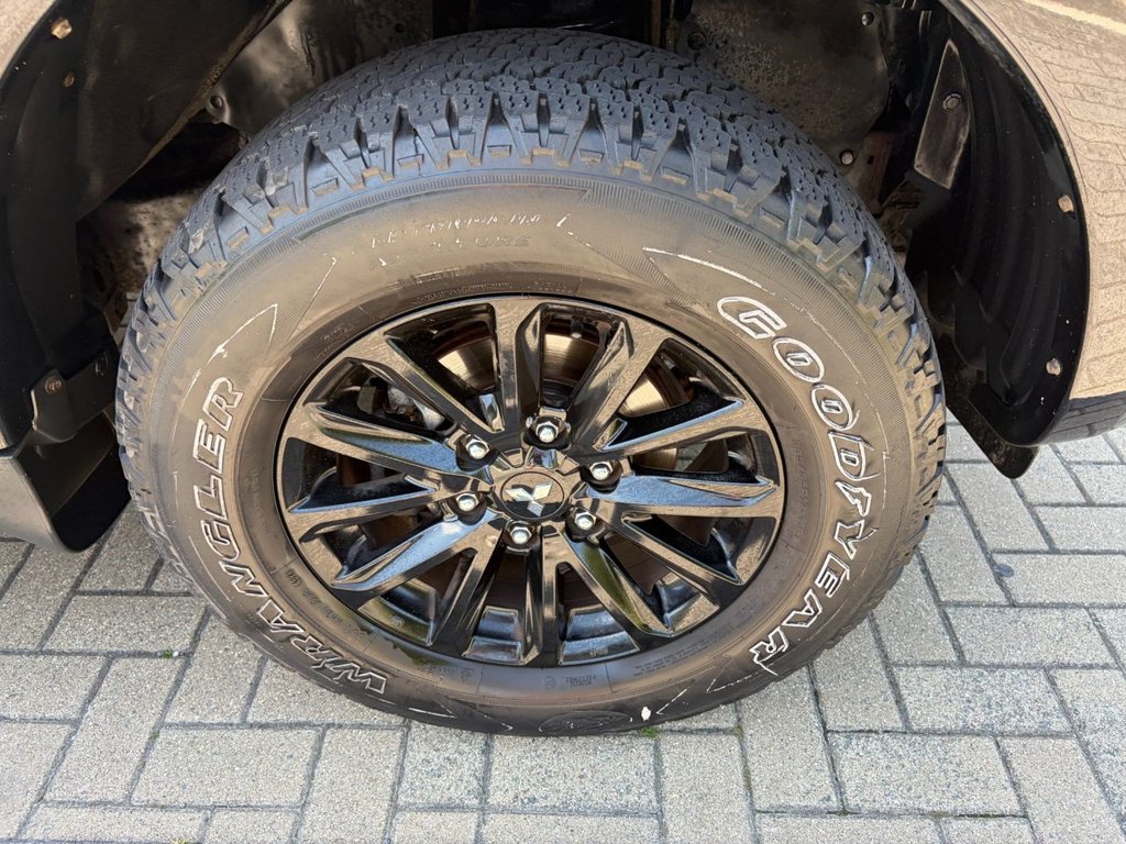 USED 2019 19 MITSUBISHI L200 CHALLENGER 2.4DI-D AUTO EU6 4x4 D/CAB PICK UP *A/C*LEATHER*ALLOYS*REV/CAMERA*HEAT PACK*E/PACK* AUTO-EU6-CAMERA-LEATHER-ALLOYS