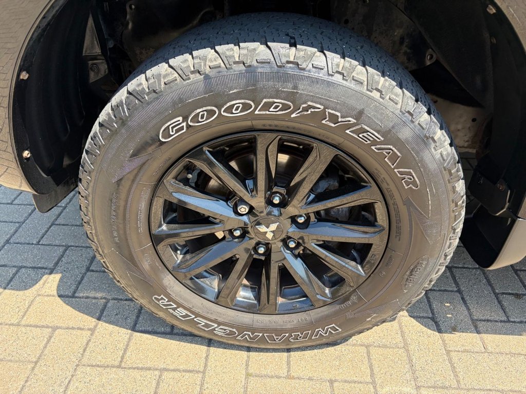 USED 2019 19 MITSUBISHI L200 CHALLENGER 2.4DI-D AUTO EU6 4x4 D/CAB PICK UP *A/C*LEATHER*ALLOYS*REV/CAMERA*HEAT PACK*E/PACK* AUTO-EU6-CAMERA-LEATHER-ALLOYS