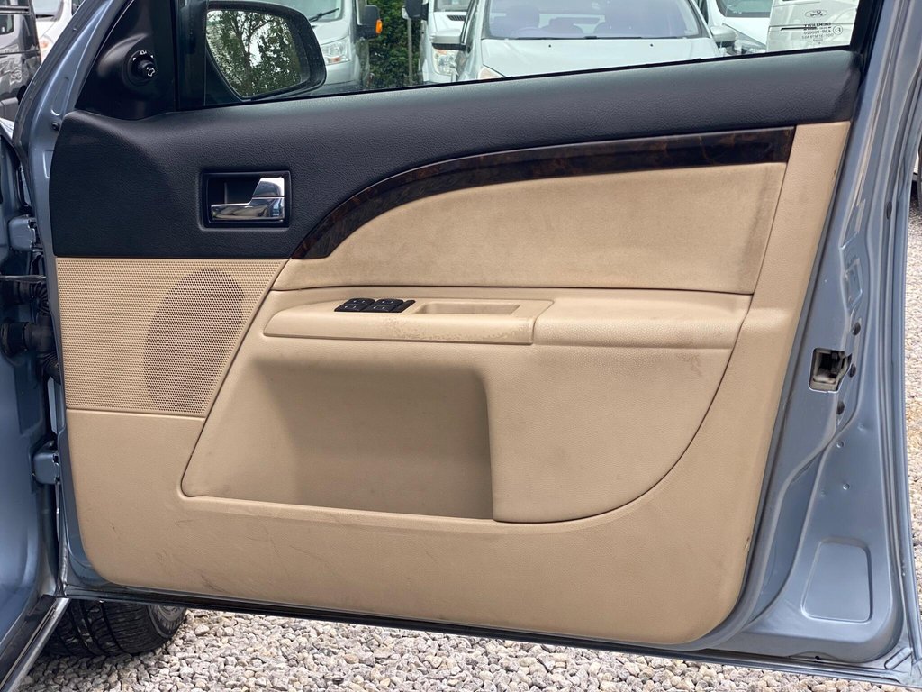 2007 Ford Mondeo thumbnail 19