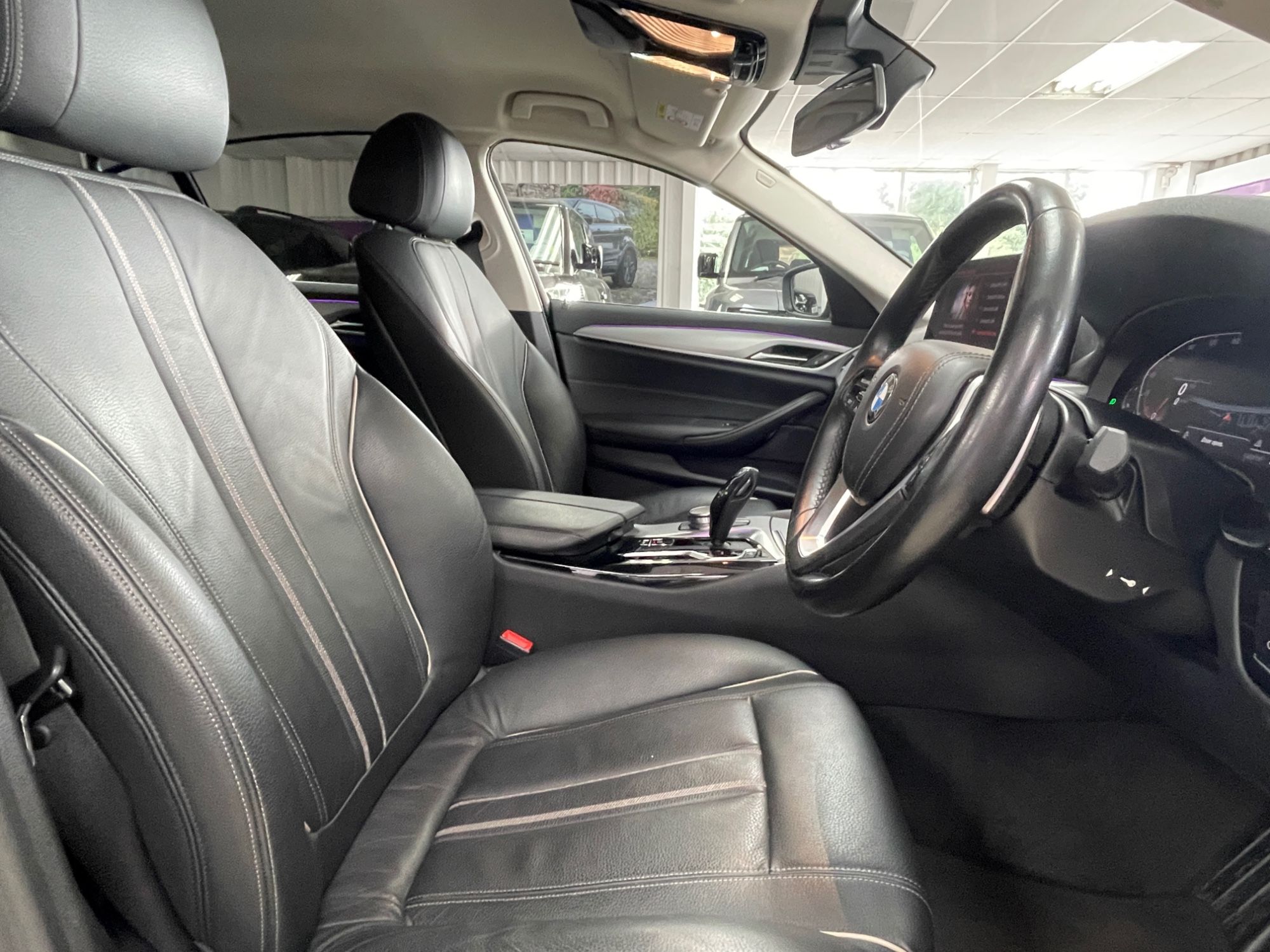 USED 2022 22 BMW 5 SERIES 2.0 520i MHT SE Saloon 4dr Petrol Hybrid Steptronic Euro 6 (s/s) (184 ps) 