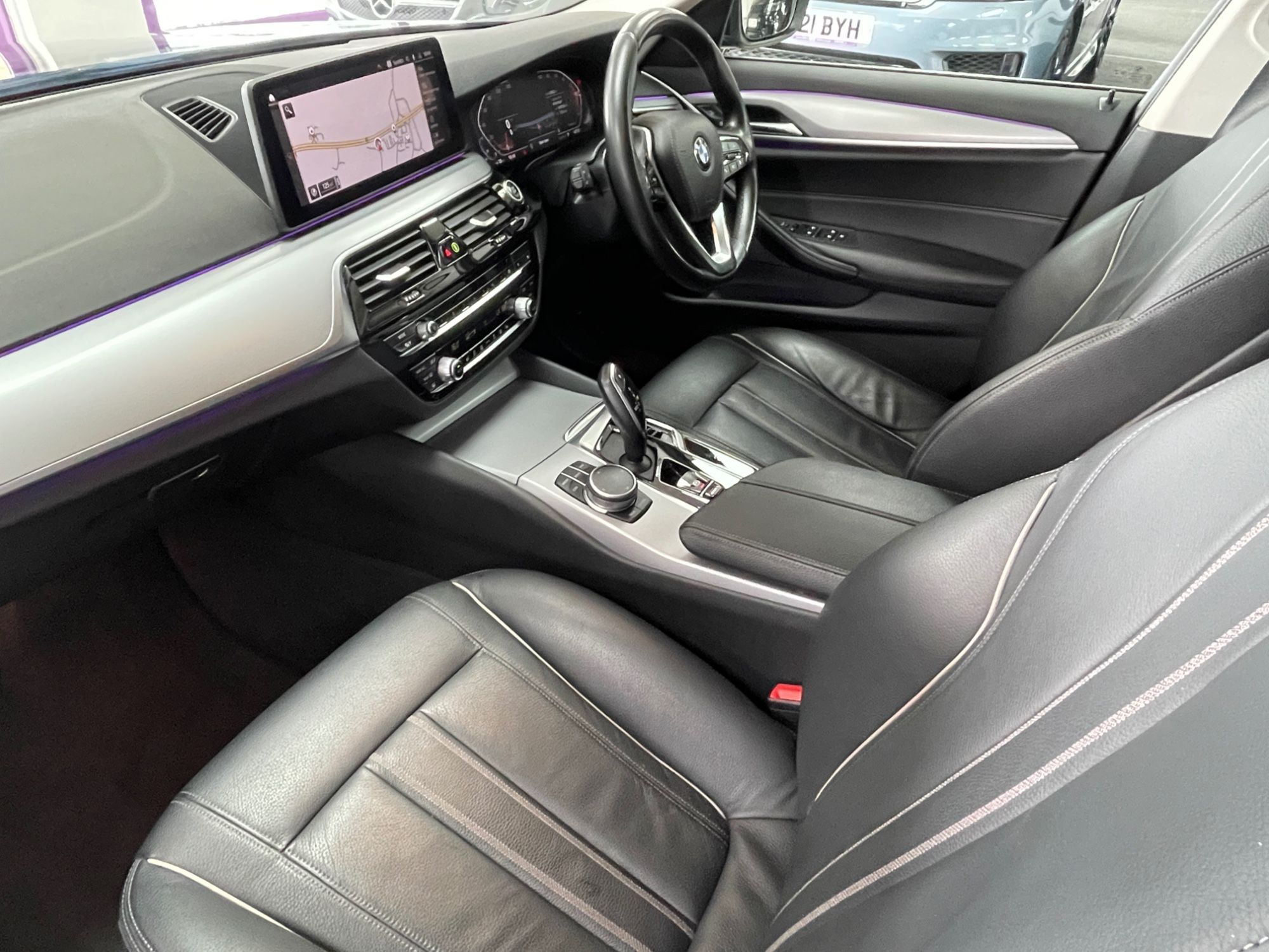 USED 2022 22 BMW 5 SERIES 2.0 520i MHT SE Saloon 4dr Petrol Hybrid Steptronic Euro 6 (s/s) (184 ps) 