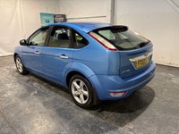 USED 2010 59 FORD FOCUS 1.6 Zetec Hatchback 5dr Petrol Automatic (184 g/km, 99 bhp) Air conditioning-Full leather-CD player-Rear park sensors-Alloys Automatic-Air conditioning-Full leather-CD player-Rear park sensors-16" Alloys