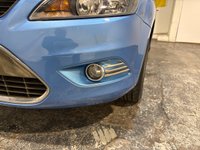 USED 2010 59 FORD FOCUS 1.6 Zetec Hatchback 5dr Petrol Automatic (184 g/km, 99 bhp) Air conditioning-Full leather-CD player-Rear park sensors-Alloys Automatic-Air conditioning-Full leather-CD player-Rear park sensors-16" Alloys