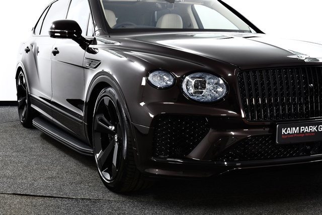 USED 2025 75 BENTLEY BENTAYGA 4.0 V8 Azure EWB SUV 5dr Petrol Auto 4WD Euro 6 (s/s) (550 ps) 1 Owner | &pound;48k Extras | 1 Off