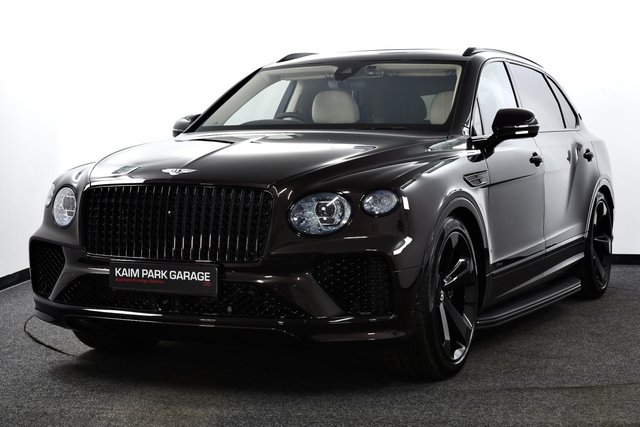 USED 2025 75 BENTLEY BENTAYGA 4.0 V8 Azure EWB SUV 5dr Petrol Auto 4WD Euro 6 (s/s) (550 ps) 1 Owner | &pound;48k Extras | 1 Off