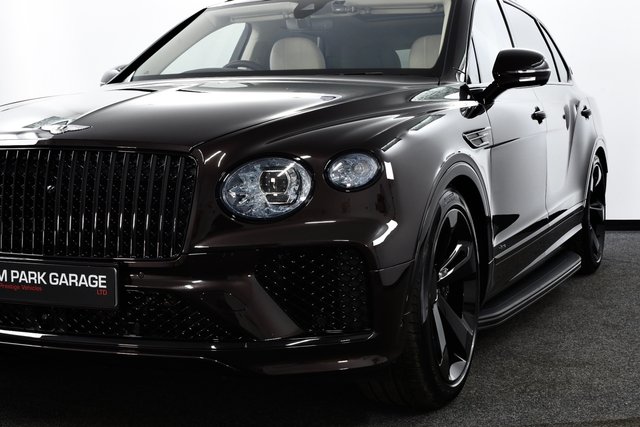 USED 2025 75 BENTLEY BENTAYGA 4.0 V8 Azure EWB SUV 5dr Petrol Auto 4WD Euro 6 (s/s) (550 ps) 1 Owner | &pound;48k Extras | 1 Off