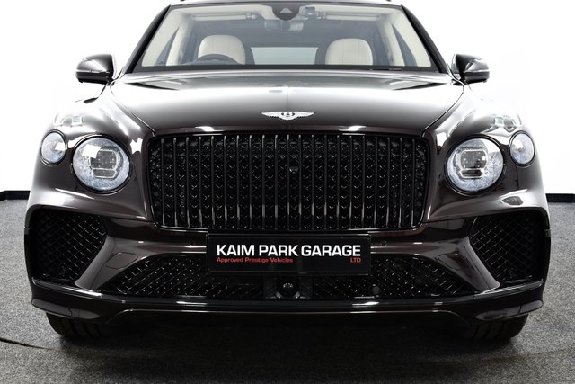 USED 2025 75 BENTLEY BENTAYGA 4.0 V8 Azure EWB SUV 5dr Petrol Auto 4WD Euro 6 (s/s) (550 ps) 1 Owner | &pound;48k Extras | 1 Off
