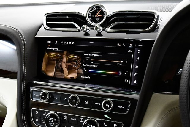 USED 2025 75 BENTLEY BENTAYGA 4.0 V8 Azure EWB SUV 5dr Petrol Auto 4WD Euro 6 (s/s) (550 ps) 1 Owner | &pound;48k Extras | 1 Off
