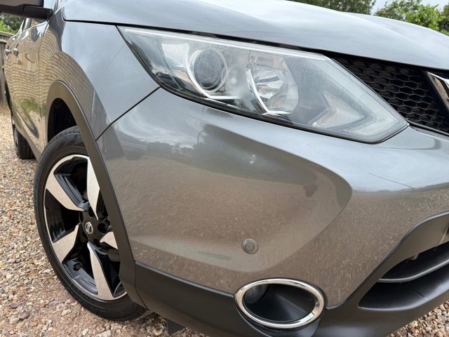 View our NISSAN QASHQAI