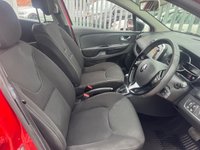 USED 2015 15 RENAULT CLIO 1.5 dCi Dynamique MediaNav Hatchback 5dr Diesel EDC Euro 5 (90 ps) GREAT VALUE FAMILY DIESEL AUTO
