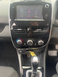 USED 2015 15 RENAULT CLIO 1.5 dCi Dynamique MediaNav Hatchback 5dr Diesel EDC Euro 5 (90 ps) GREAT VALUE FAMILY DIESEL AUTO