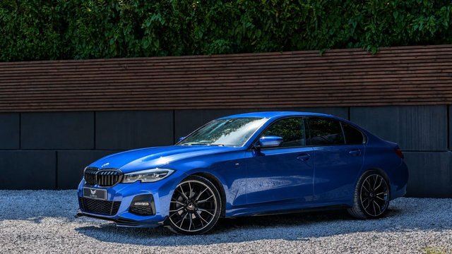 View our BMW 3 SERIES